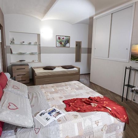 Il Cortiletto Apartment Verduno Екстериор снимка