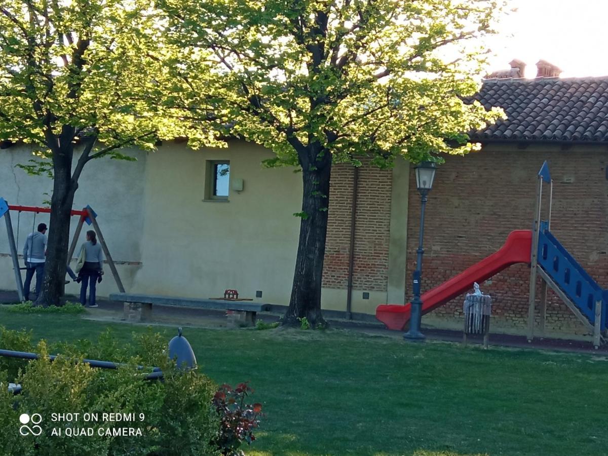 Il Cortiletto Apartment Verduno Екстериор снимка